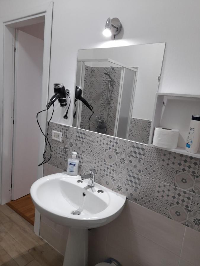 Milazzo: La Porta Delle Eolie Bed & Breakfast ห้อง รูปภาพ