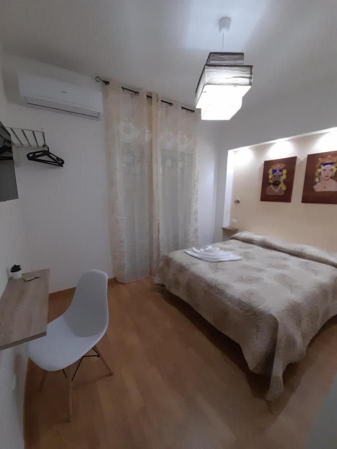 Milazzo: La Porta Delle Eolie Bed & Breakfast ภายนอก รูปภาพ