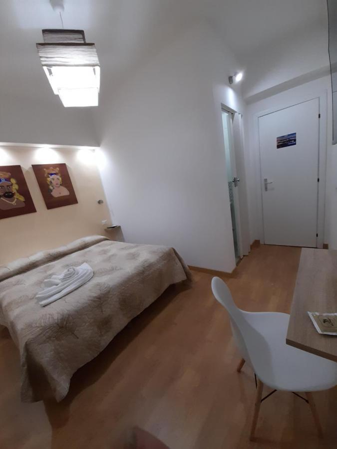 Milazzo: La Porta Delle Eolie Bed & Breakfast ภายนอก รูปภาพ