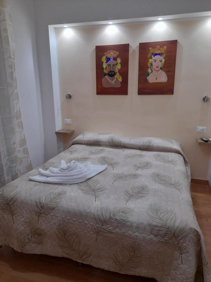 Milazzo: La Porta Delle Eolie Bed & Breakfast ภายนอก รูปภาพ