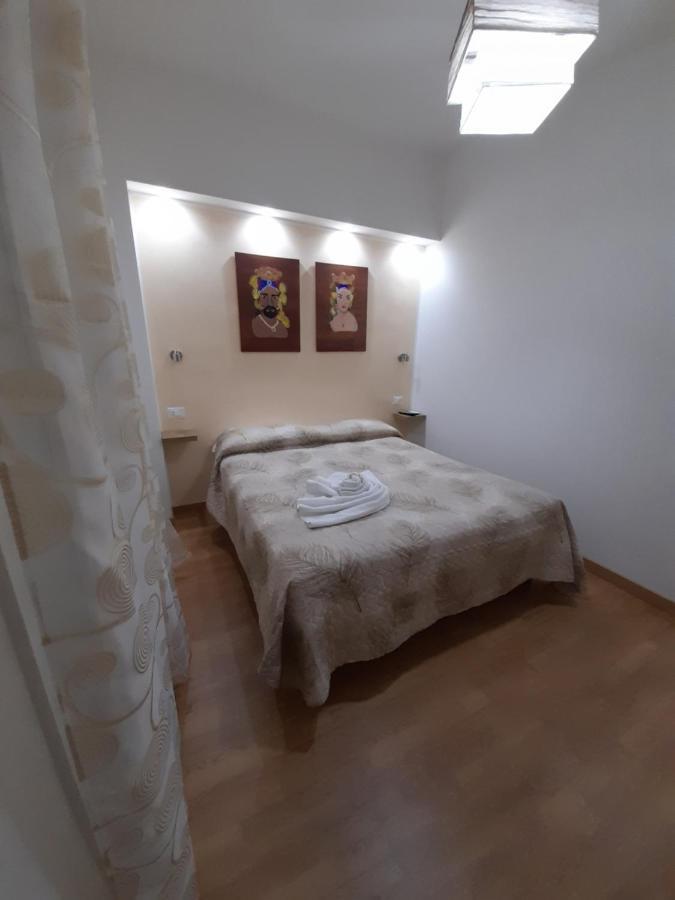 Milazzo: La Porta Delle Eolie Bed & Breakfast ภายนอก รูปภาพ